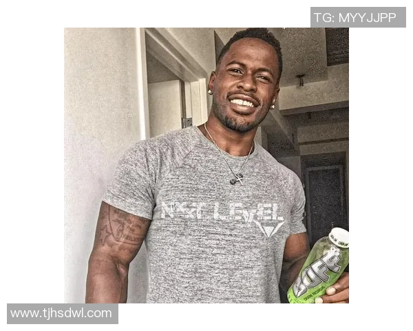 足球场上的光辉对决 白人球星与黑人球星的巅峰较量