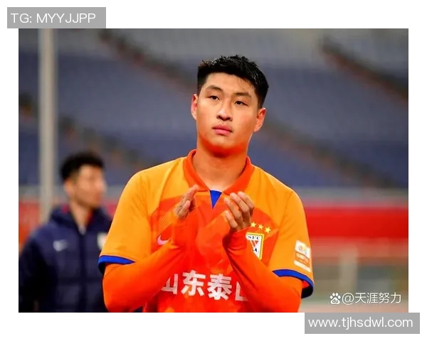 路人凭一身假球星打扮成功骗过众人引发热议球迷大呼意外